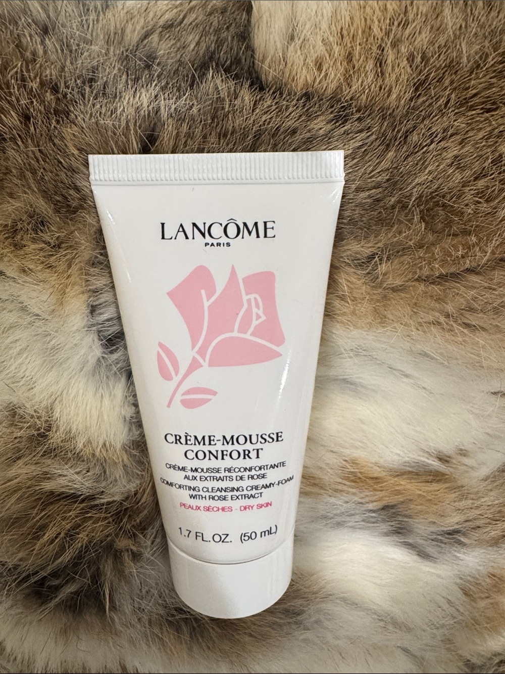 Lancôme Crème-Mousse Confort 
Comforting Cleansing Foam with Rose Extract 50ml